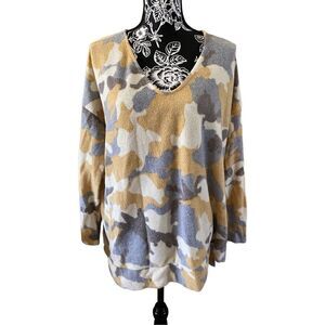 Lovely J Fleece Camouflage V-Neck Sweater Lounge Casual Everyday